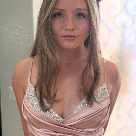 Lovley Peach and sequin dress/ gown - Picture 6 of 6